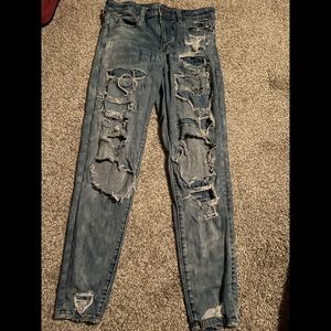 Distressed skinny jeans